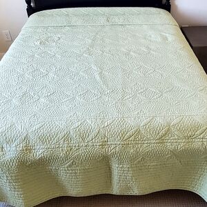 Vtg Pottery Barn Sage Gr. Matelasse Quilted Blanket Coverlet, King/Cali King EUC